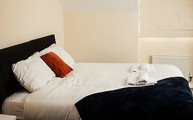 Avril Warwickshire Home Stay